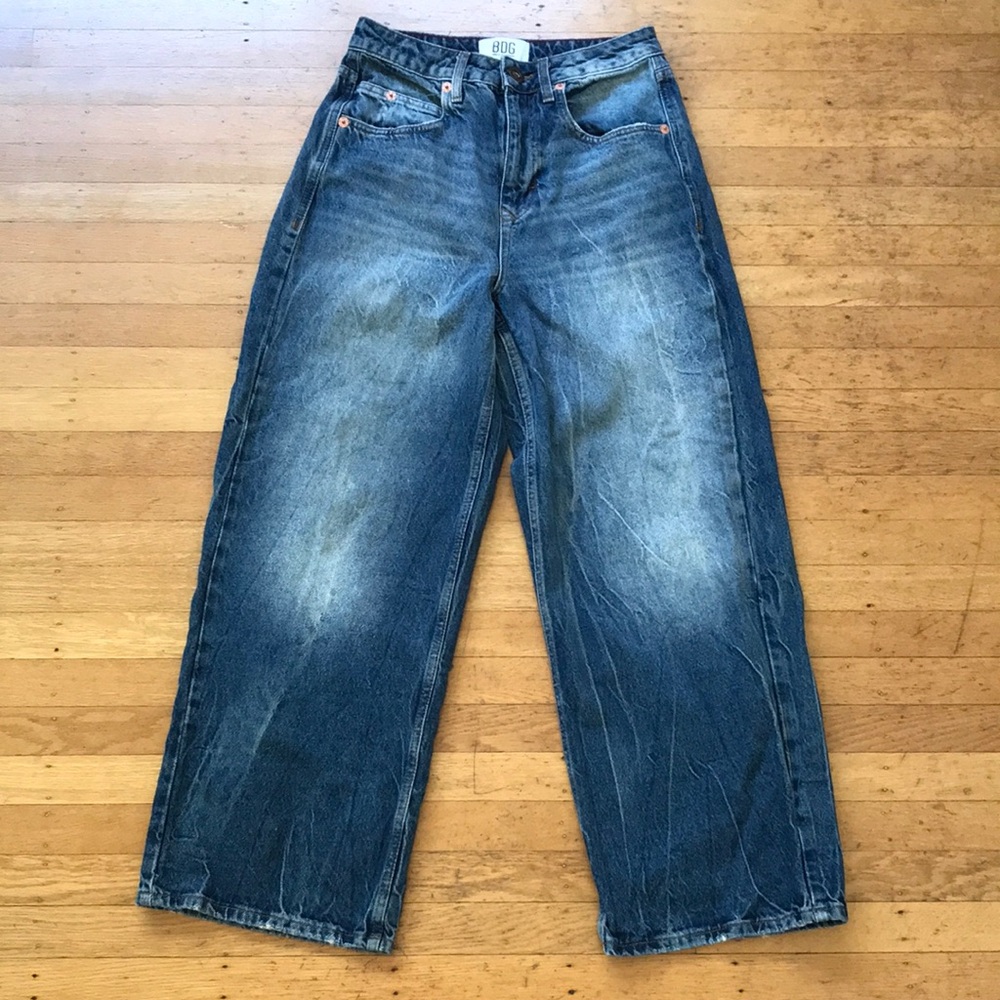 Urban Outfitters BDG wide leg distressed cropped jeans size 25